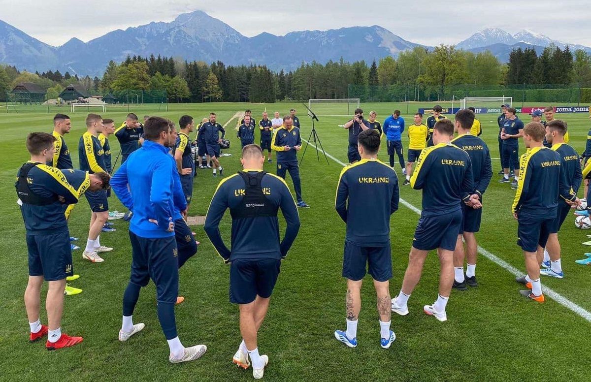 Збірна України провела відкрите тренування на зборах у Словенії - 24 канал Спорт Збірна України провела відкрите тренування на зборах у Словенії - 24 канал Спорт