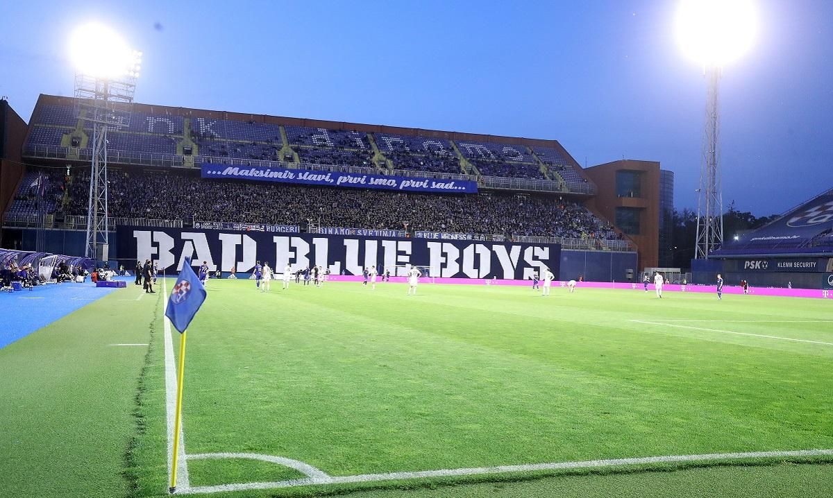 Уболівальники Динамо Загреб закликали врятувати Маріуполь фото банеру на трибуні - 24 канал Спорт Уболівальники Динамо Загреб закликали врятувати Маріуполь фото банеру на трибуні - 24 канал Спорт