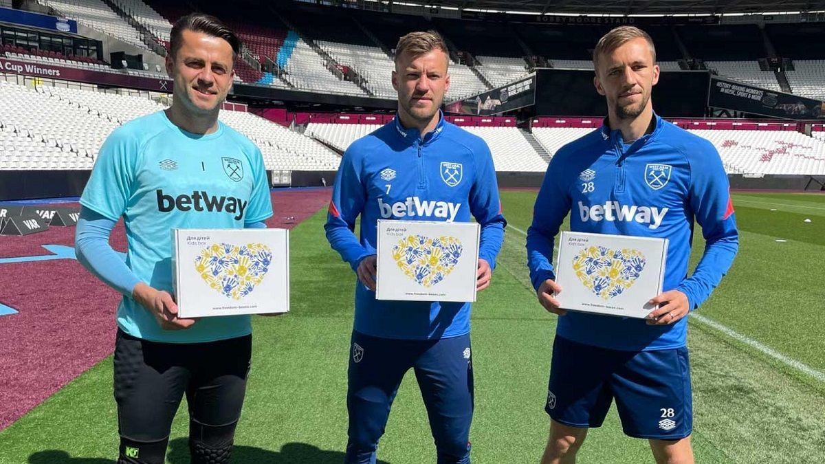 Ярмоленко разом із Вест Хемом запустили збір коштів на підтримку народу та армії України - 24 канал Спорт Ярмоленко разом із Вест Хемом запустили збір коштів на підтримку народу та армії України - 24 канал Спорт