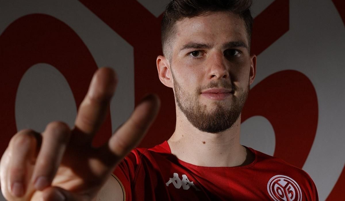 Майнц випустив нову форму з елементами українських кольорів відео презентації - 24 канал Спорт Майнц випустив нову форму з елементами українських кольорів відео презентації - 24 канал Спорт