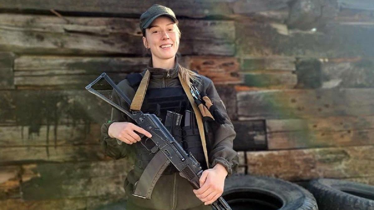 Змінила спортивну гвинтівку на автомат  біатлоністка Дмитренко захищає Україну від окупантів - 24 канал Спорт