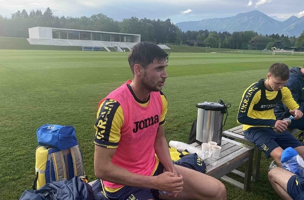 Яремчук перший із легіонерів прибув до розташування збірної України - 24 канал Спорт Яремчук перший із легіонерів прибув до розташування збірної України - 24 канал Спорт