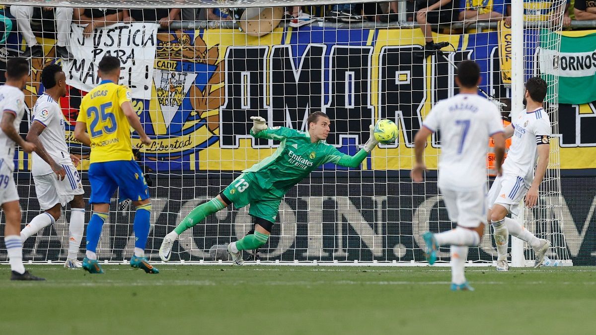 Самый молодой вратарь Реала, отбивший пенальти в Ла Лиге Лунин отличился в матче против Кадиса - 24 канал Спорт Самый молодой вратарь Реала, отбивший пенальти в Ла Лиге Лунин отличился в матче против Кадиса - 24 канал Спорт