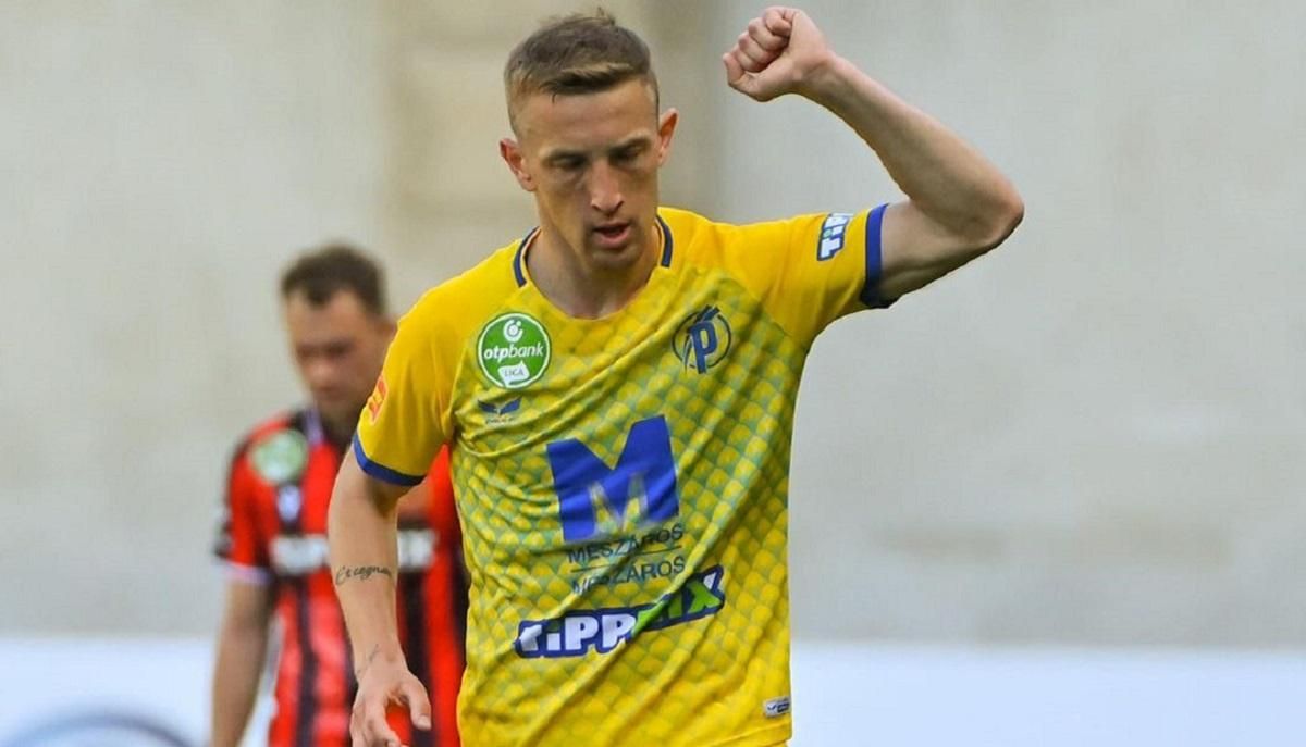 Украинский футболист прямо в раздевалке спел "Ой, у лузі червона калина" эмоциональное видео - 24 канал Спорт Украинский футболист прямо в раздевалке спел "Ой, у лузі червона калина" эмоциональное видео - 24 канал Спорт