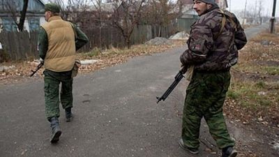 Складають зброю і тікають додому: на Донеччині масово затримують "елітних" бойовиків