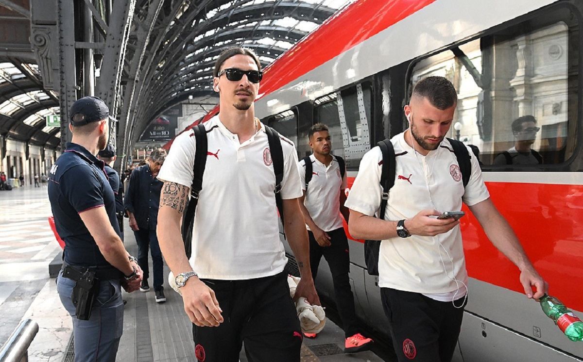 Ибрагимович с сигарой и шампанским отметил чемпионство Милана яркое видео - 24 канал Спорт Ибрагимович с сигарой и шампанским отметил чемпионство Милана яркое видео - 24 канал Спорт