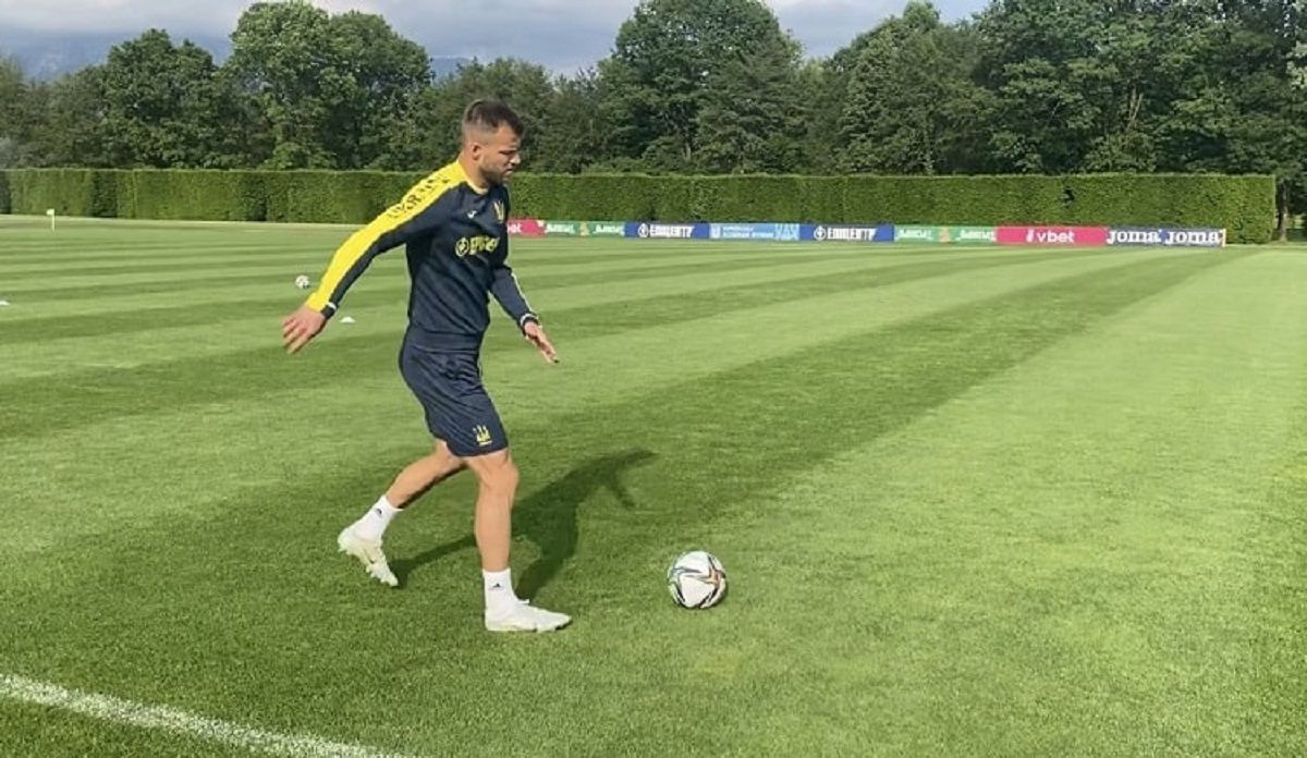 Ярмоленко, Зінченко та Миколенко прибули у розташування збірної у Словенії - 24 канал Спорт Ярмоленко, Зінченко та Миколенко прибули у розташування збірної у Словенії - 24 канал Спорт