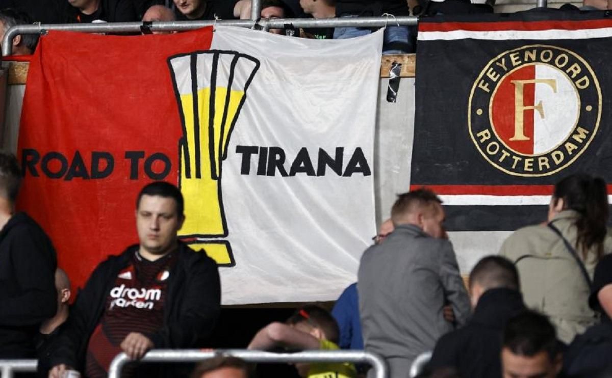 Вболівальники Фейєнорда та Роми влаштували бійку напередодні фіналу Ліги конференцій відео - 24 канал Спорт Вболівальники Фейєнорда та Роми влаштували бійку напередодні фіналу Ліги конференцій відео - 24 канал Спорт