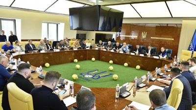 Футболу в Україні – бути: перші підсумки засідання УПЛ та представників клубів