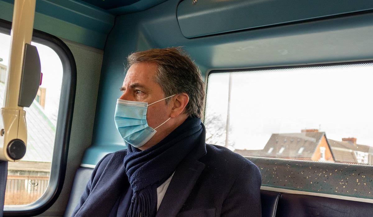 Вкрали телефон та інші цінні речі на мера Ліверпуля напали грабіжники перед фіналом ЛЧ - 31 мая 2022 - 24 канал Спорт Вкрали телефон та інші цінні речі на мера Ліверпуля напали грабіжники перед фіналом ЛЧ - 31 мая 2022 - 24 канал Спорт