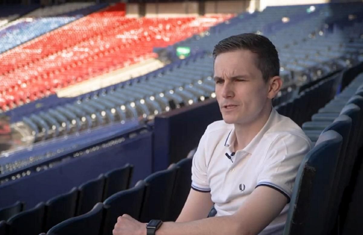 У Шотландії арбітр вищої ліги здійснив камінг-аут і надихнув колегу - 24 канал Спорт У Шотландії арбітр вищої ліги здійснив камінг-аут і надихнув колегу - 24 канал Спорт