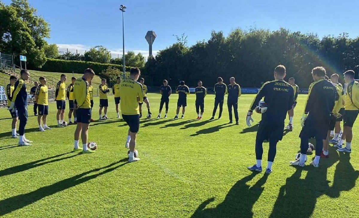 Збірна України прилетіла до Дубліна та провела перше тренування на полі університету - 24 канал Спорт Збірна України прилетіла до Дубліна та провела перше тренування на полі університету - 24 канал Спорт