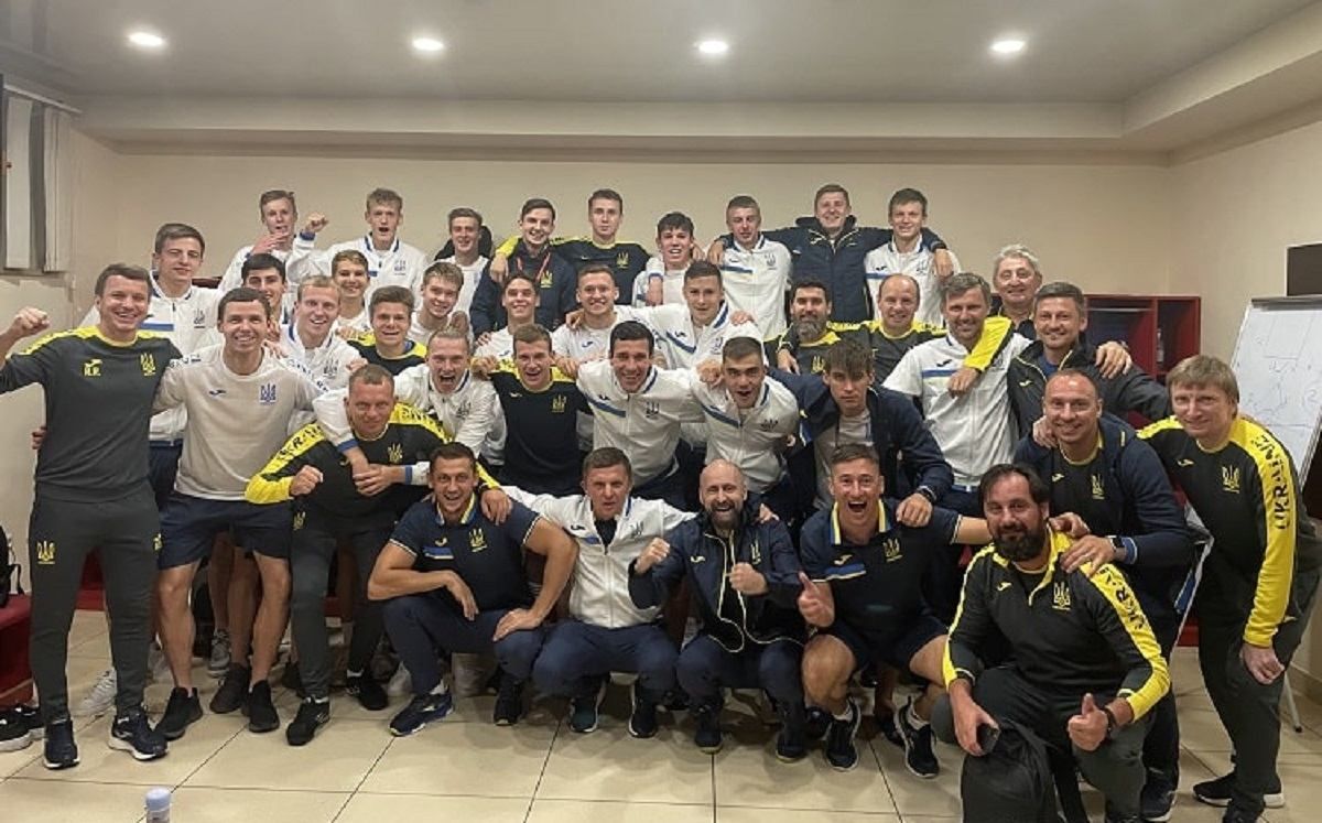 Під час матчу молодіжної збірної України один з вболівальників скандував "Росія" відео моменту - 13 июня 2022 - 24 канал Спорт Під час матчу молодіжної збірної України один з вболівальників скандував "Росія" відео моменту - 13 июня 2022 - 24 канал Спорт