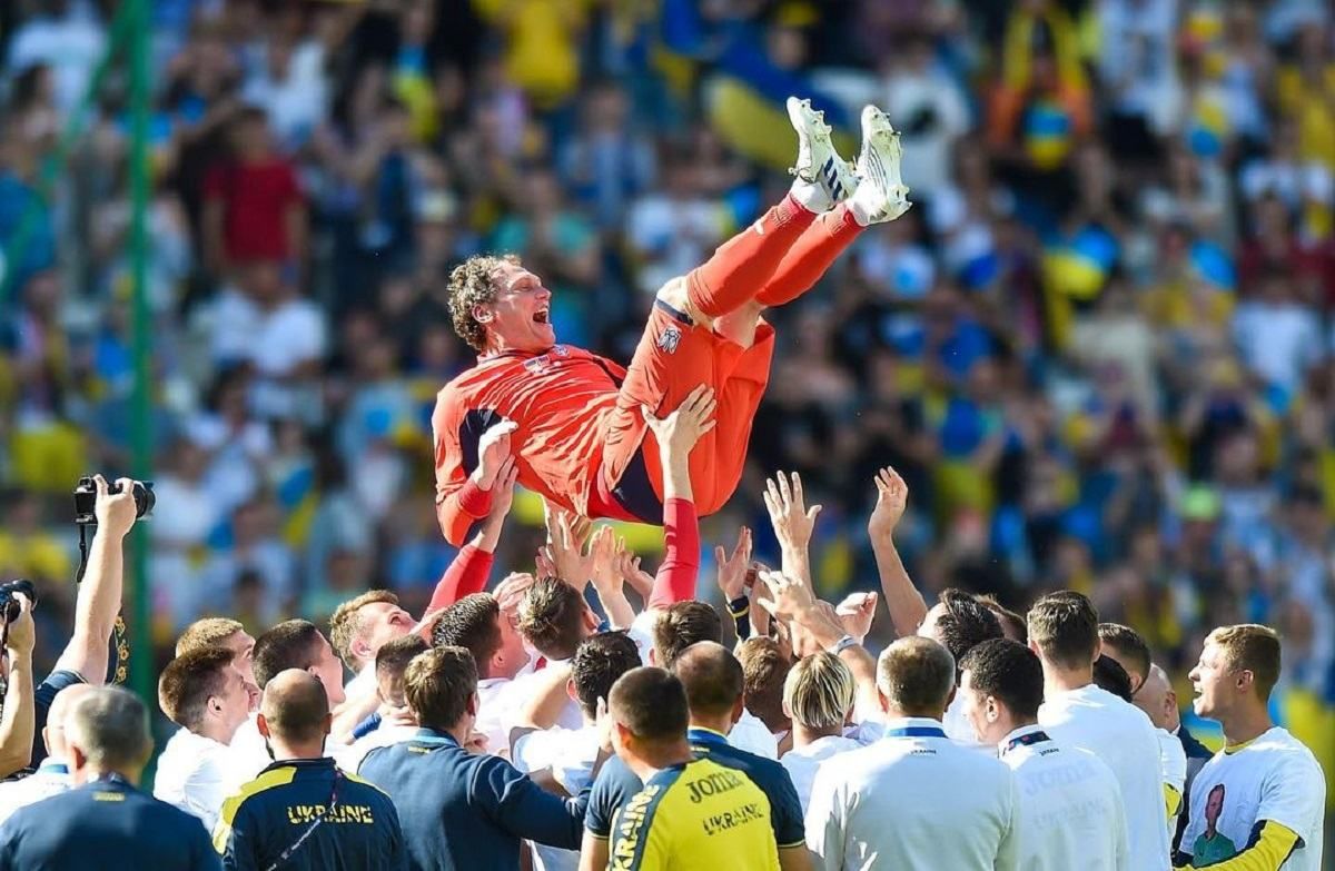 "В пам’яті на все життя" Пятов підсумував свою кар'єру у збірній України - 24 канал Спорт "В пам’яті на все життя" Пятов підсумував свою кар'єру у збірній України - 24 канал Спорт