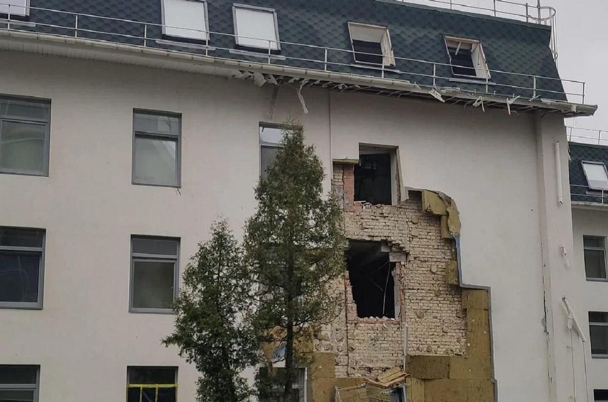 Оккупанты наголову разбомбили спортивную базу под Киевом  ужасные фото разрушений - 24 канал Спорт