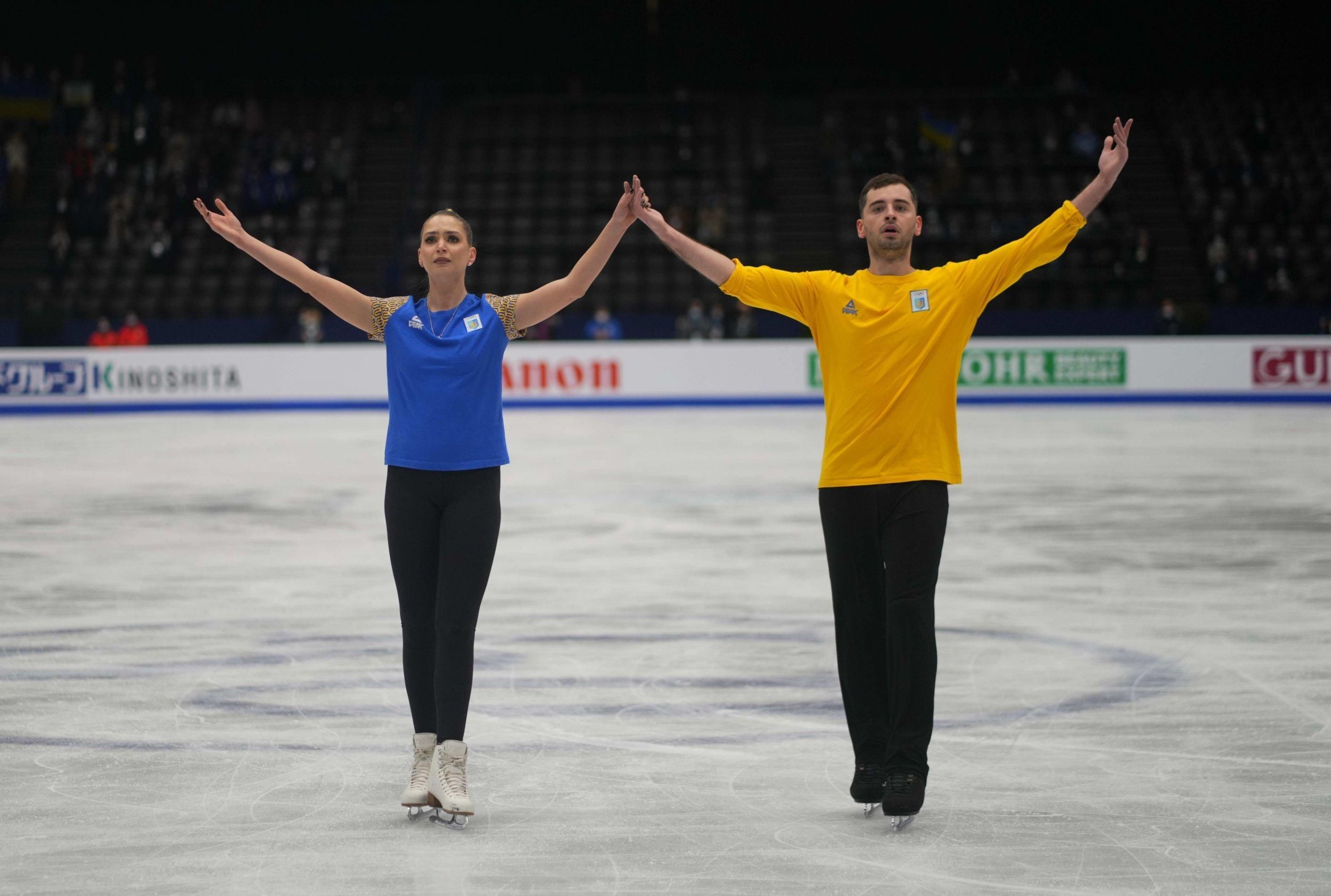 Українські фігуристи прикрасили обкладинку французького журналу усі кошти підуть українцям - 24 канал Спорт Українські фігуристи прикрасили обкладинку французького журналу усі кошти підуть українцям - 24 канал Спорт