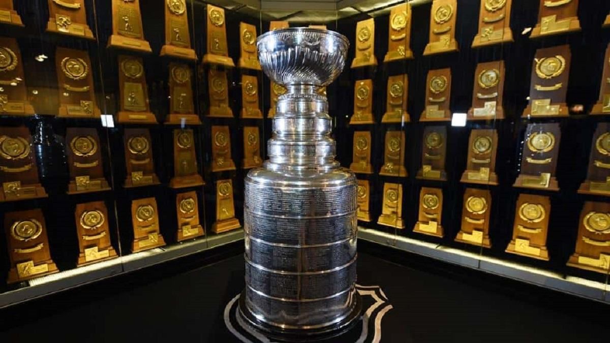НХЛ запретила хоккеистам везти Кубок Стэнли в Россию и Белоруссию - 24 канал Спорт