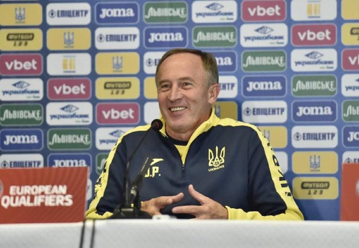 Петраков дал забавный мастер-класс по остановке мяча игрокам сборной Украины яркое видео - 24 канал Спорт Петраков дал забавный мастер-класс по остановке мяча игрокам сборной Украины яркое видео - 24 канал Спорт