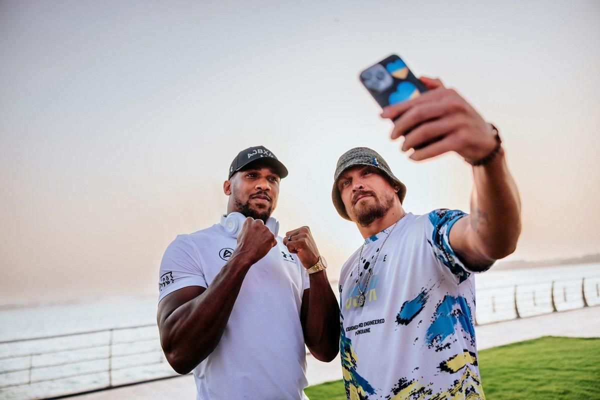 Усик не міг відірвати погляд від Джошуа відео першої дуелі боксерів - 24 канал Спорт Усик не міг відірвати погляд від Джошуа відео першої дуелі боксерів - 24 канал Спорт