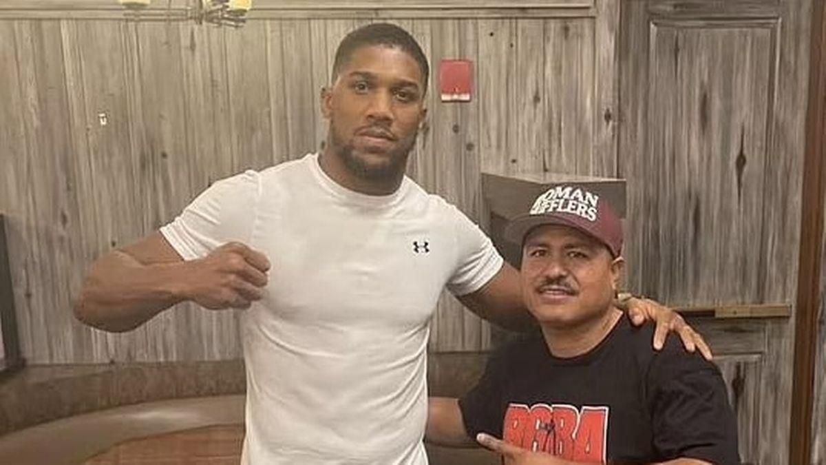 "Приголомшливий боєць" новий тренер Джошуа похвалив Усика перед реваншем - 24 канал Спорт "Приголомшливий боєць" новий тренер Джошуа похвалив Усика перед реваншем - 24 канал Спорт