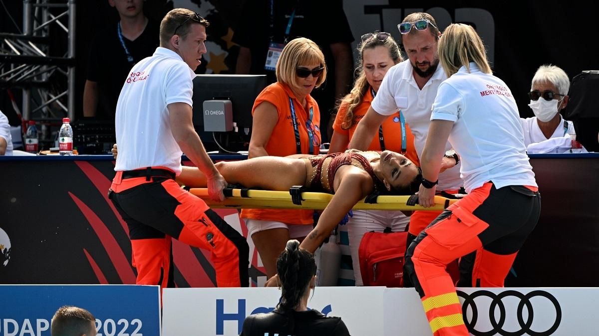Синхронистка из США потеряла сознание во время выступления на ЧМ  тренер спасла ей жизнь - 24 канал Спорт
