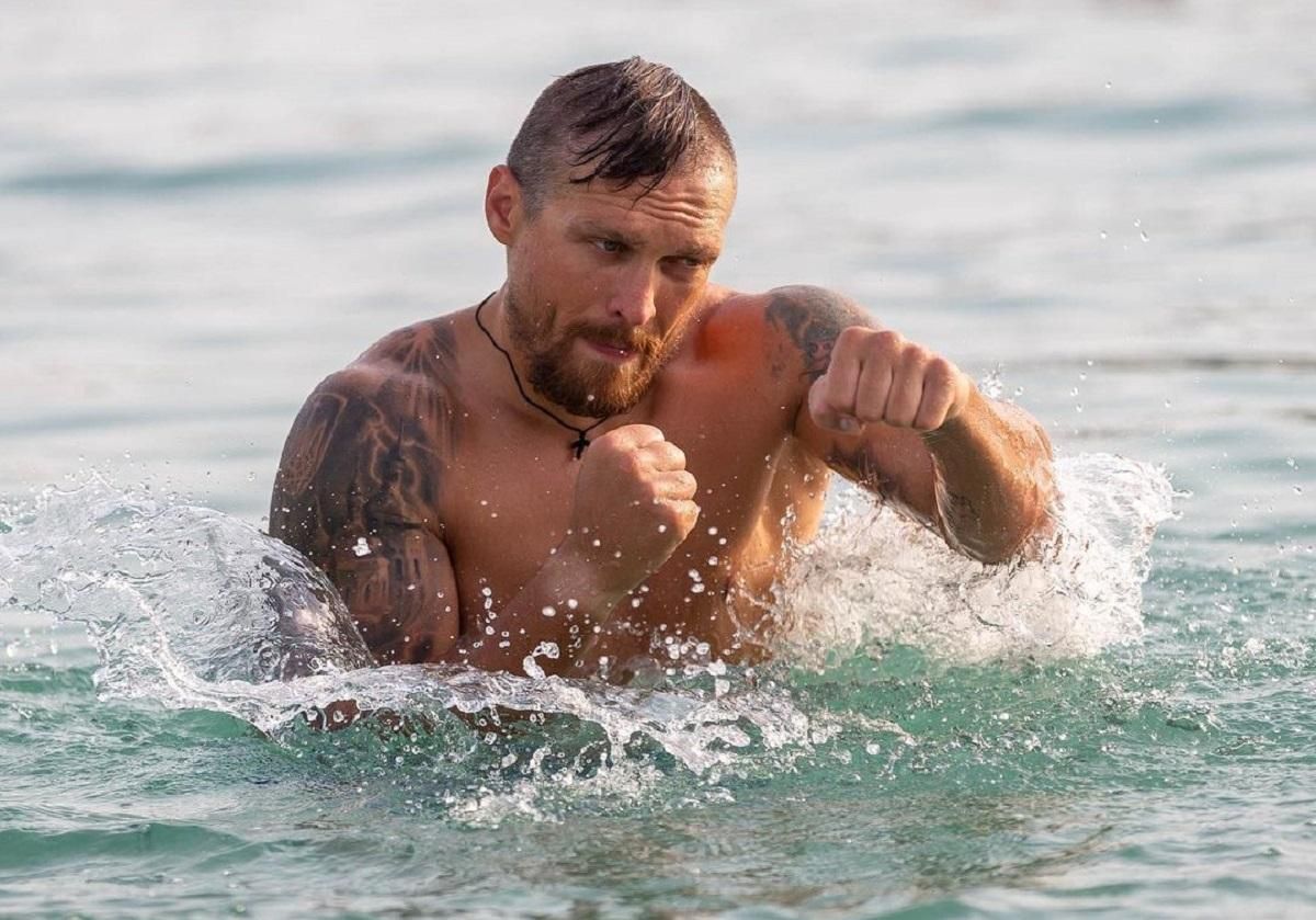 Усик готується до реваншу на сонячному узбережжі неймовірні фото - 24 канал Спорт Усик готується до реваншу на сонячному узбережжі неймовірні фото - 24 канал Спорт