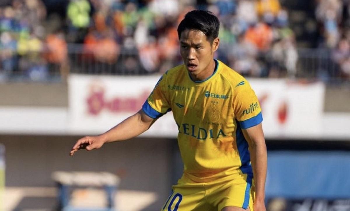 "Соняшникова форма" японський клуб долучився до підтримки України - 24 канал Спорт "Соняшникова форма" японський клуб долучився до підтримки України - 24 канал Спорт