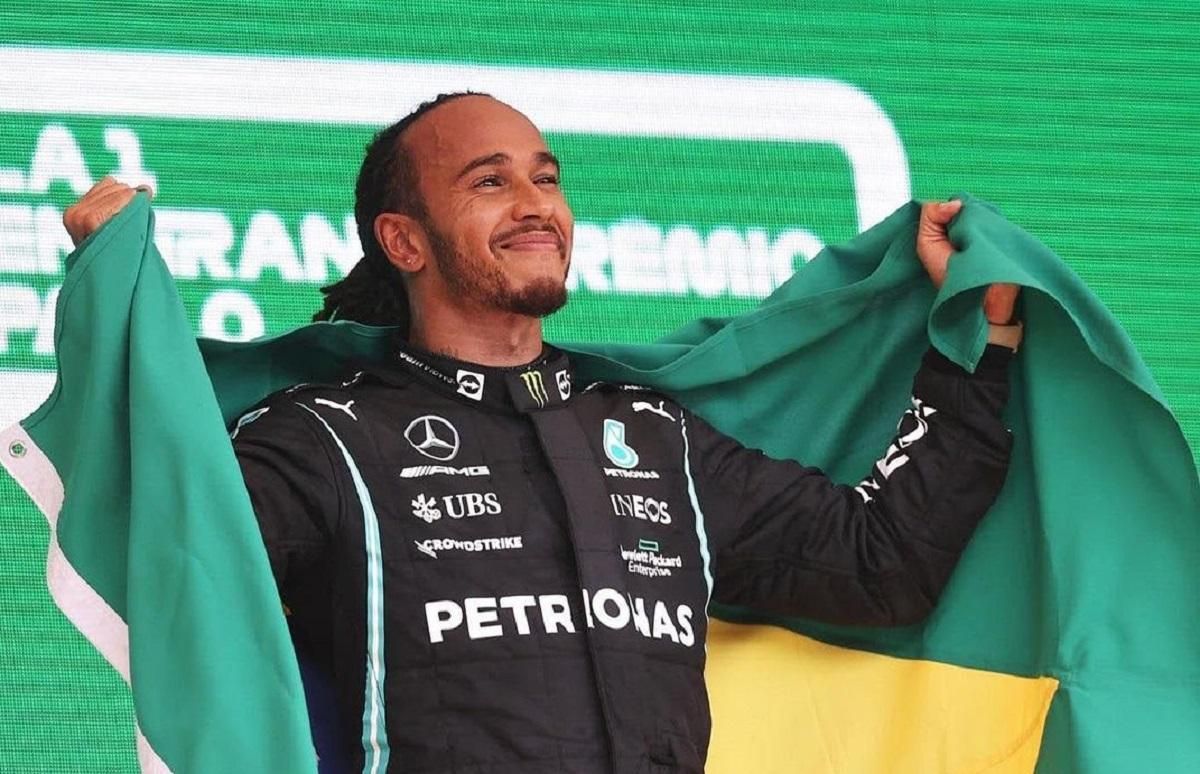 Батько обраниці Ферстаппена вжив расистське висловлювання щодо Хемілтона - 24 канал Спорт Батько обраниці Ферстаппена вжив расистське висловлювання щодо Хемілтона - 24 канал Спорт