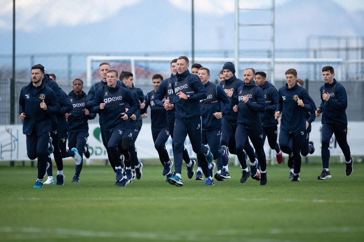 Днепр-1 присматривается к иностранным тренерам – украинцы его не интересуют Днепр-1 присматривается к иностранным тренерам – украинцы его не интересуют