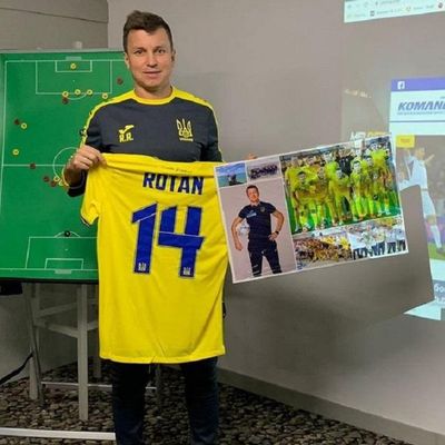 Дніпро-1 може очолити Ротань: тренер може поєднувати з роботою у збірній Україні U-21