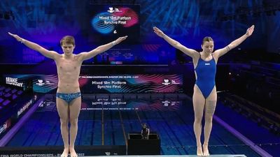 Украинский дуэт Середа и Лискун получили "серебро" по синхронным прыжкам в воду на ЧМ
