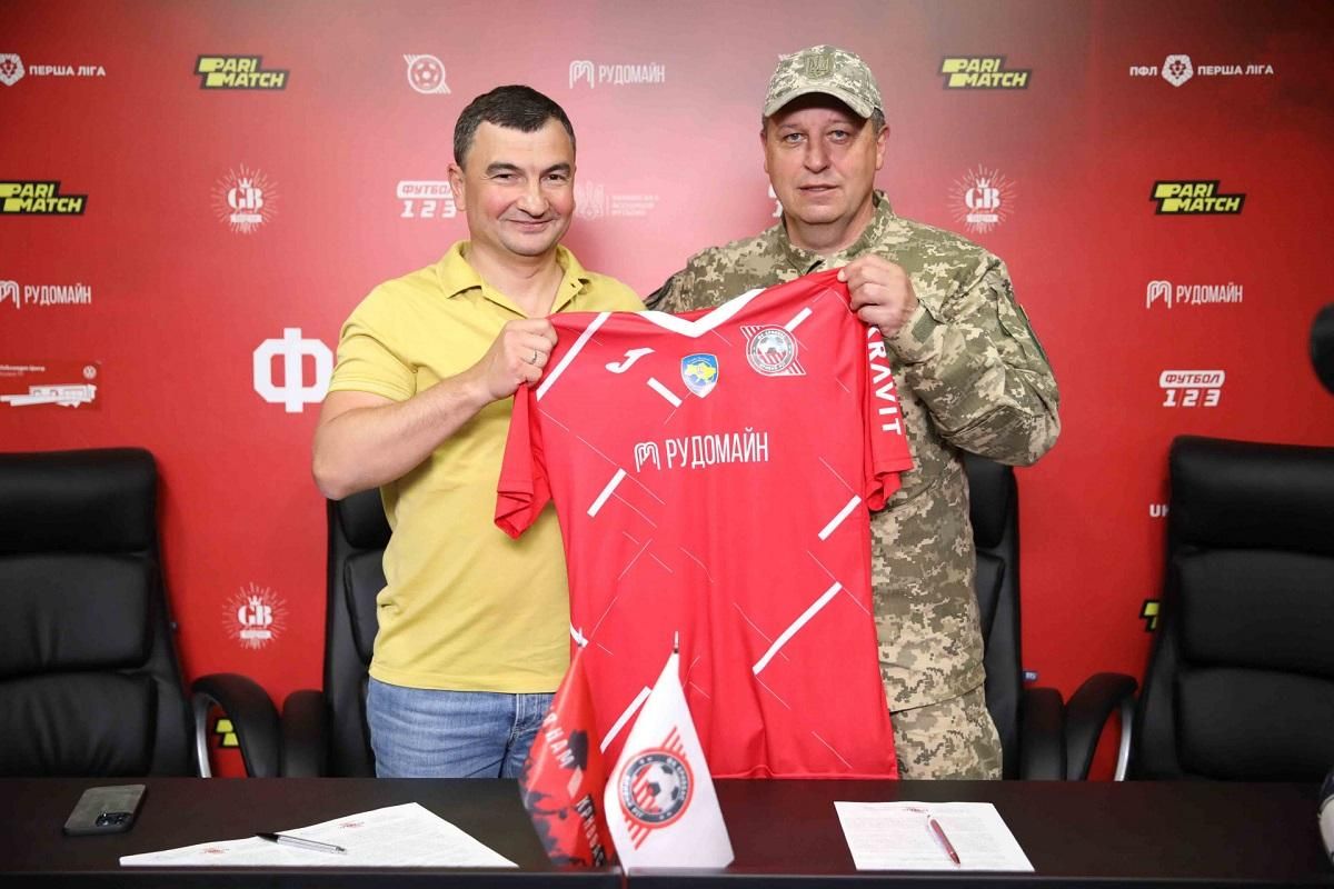 Вернидуб, який служить у ЗСУ, набив патріотичне тату – фото Вернидуб, який служить у ЗСУ, набив патріотичне тату – фото