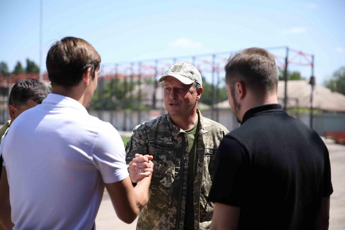 Тренер Кривбаса Юрій Вернидуб розповів про службу у ЗСУ Тренер Кривбаса Юрій Вернидуб розповів про службу у ЗСУ