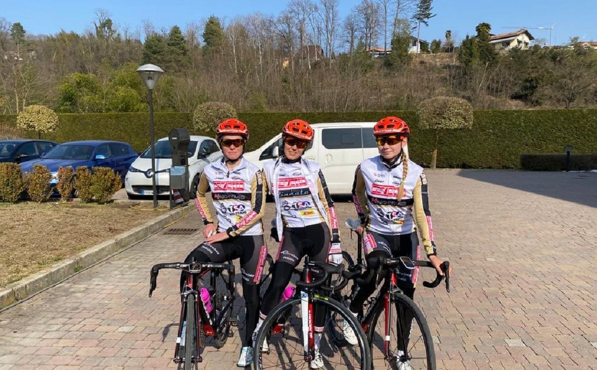 Українських велосипедисток змушують виступати в одній команді з росіянкою Українських велосипедисток змушують виступати в одній команді з росіянкою