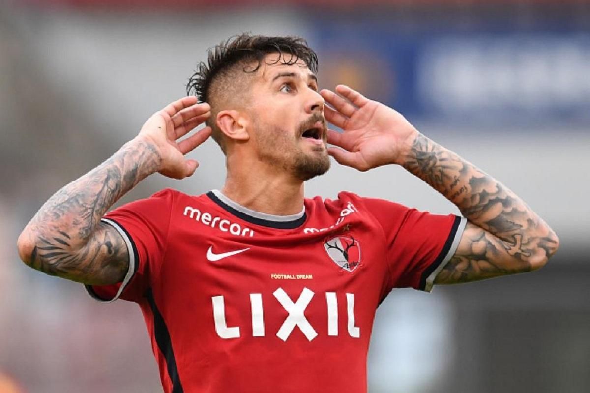 У Японії нападник забив дивовижний гол бісіклетою у падінні У Японії нападник забив дивовижний гол бісіклетою у падінні