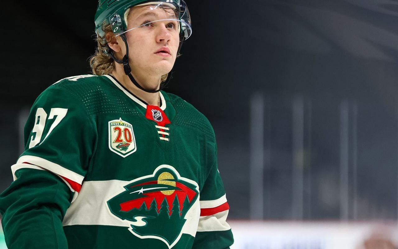 Еще двоих российских хоккеистов подозревают в покупке военных билетов Еще двоих российских хоккеистов подозревают в покупке военных билетов