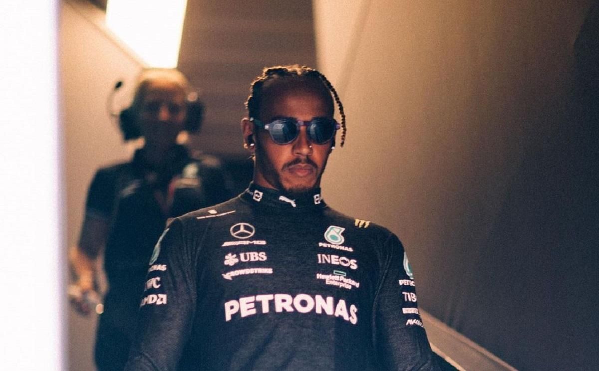 Гран-прі Австралія - пілот Mercedes Хемілтон розбив болід Гран-прі Австралія - пілот Mercedes Хемілтон розбив болід