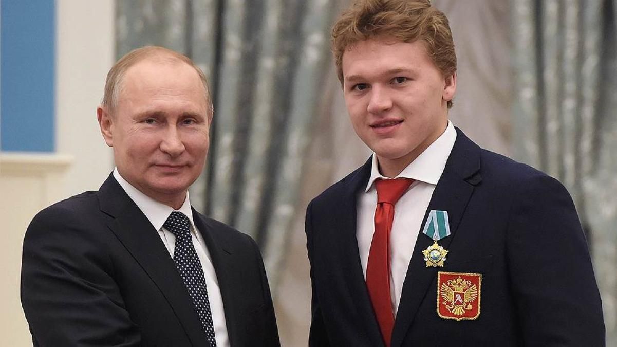 Получил орден от путина – не пустили в США: российскому хоккеисту Капризову не дают рабочую визу