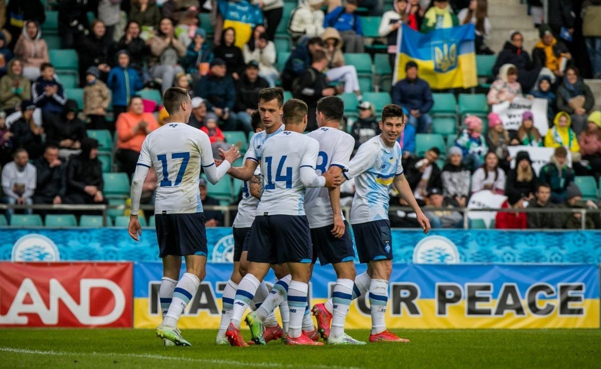 Люцерн – Динамо - онлайн-трансляція благодійного матчу - відео Люцерн – Динамо - онлайн-трансляція благодійного матчу - відео