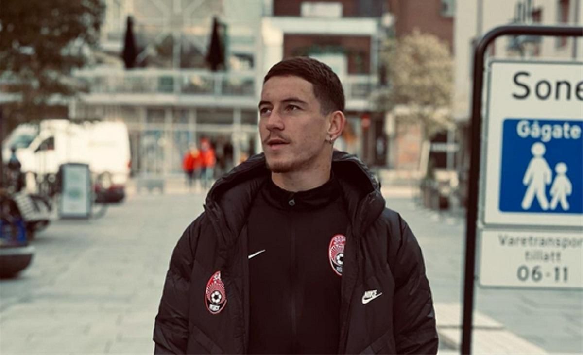 Бразильский футболист Зари Фагундес набил тату – оно посвящено войне в Украине Бразильский футболист Зари Фагундес набил тату – оно посвящено войне в Украине