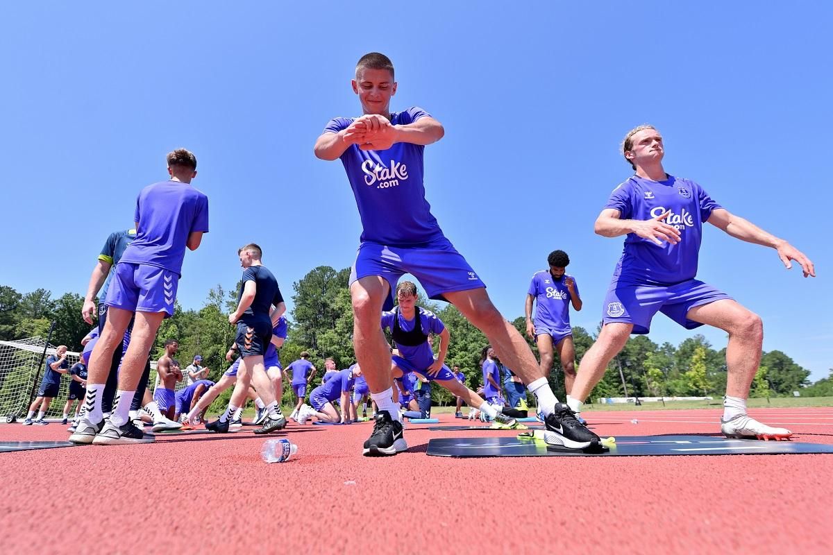 Гол Миколенка у двосторонній грі Евертона - відео Гол Миколенка у двосторонній грі Евертона - відео