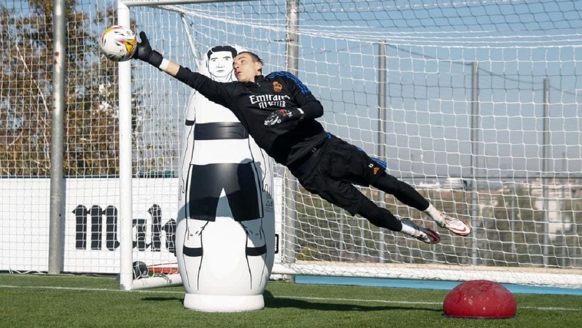 Андрей Лунин на тренировке Реала Андрей Лунин на тренировке Реала