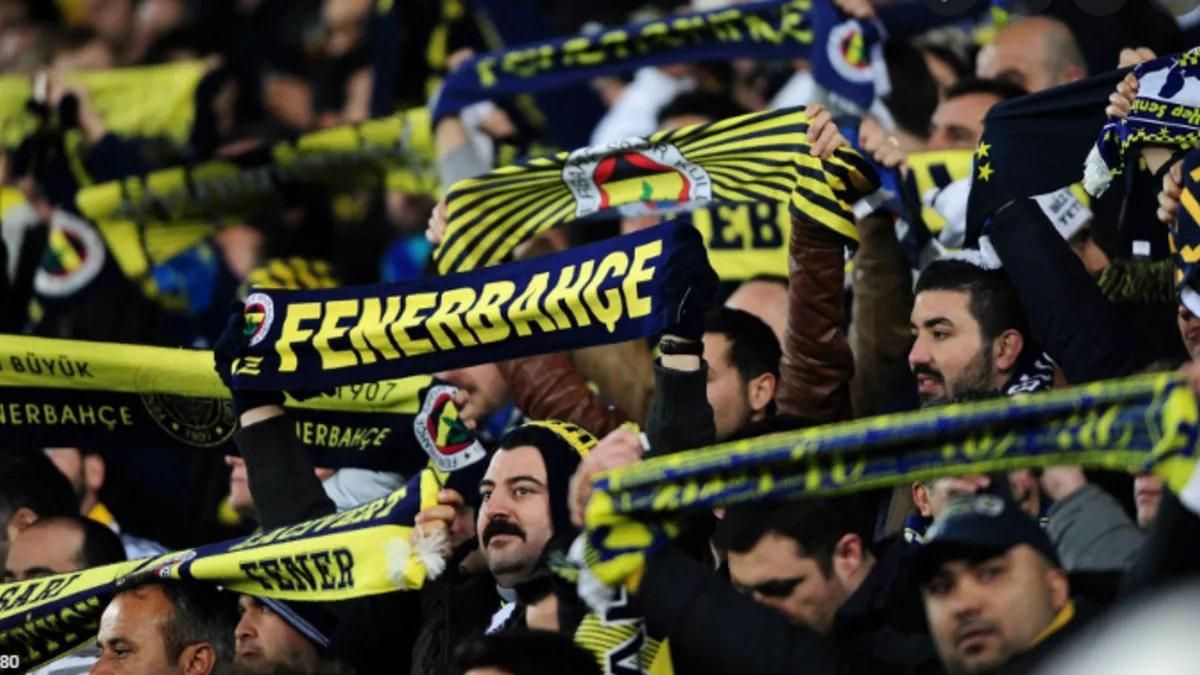 Фенербахче отримає покарання - Динамо поскаржилось до УЄФА на турецьких фанатів