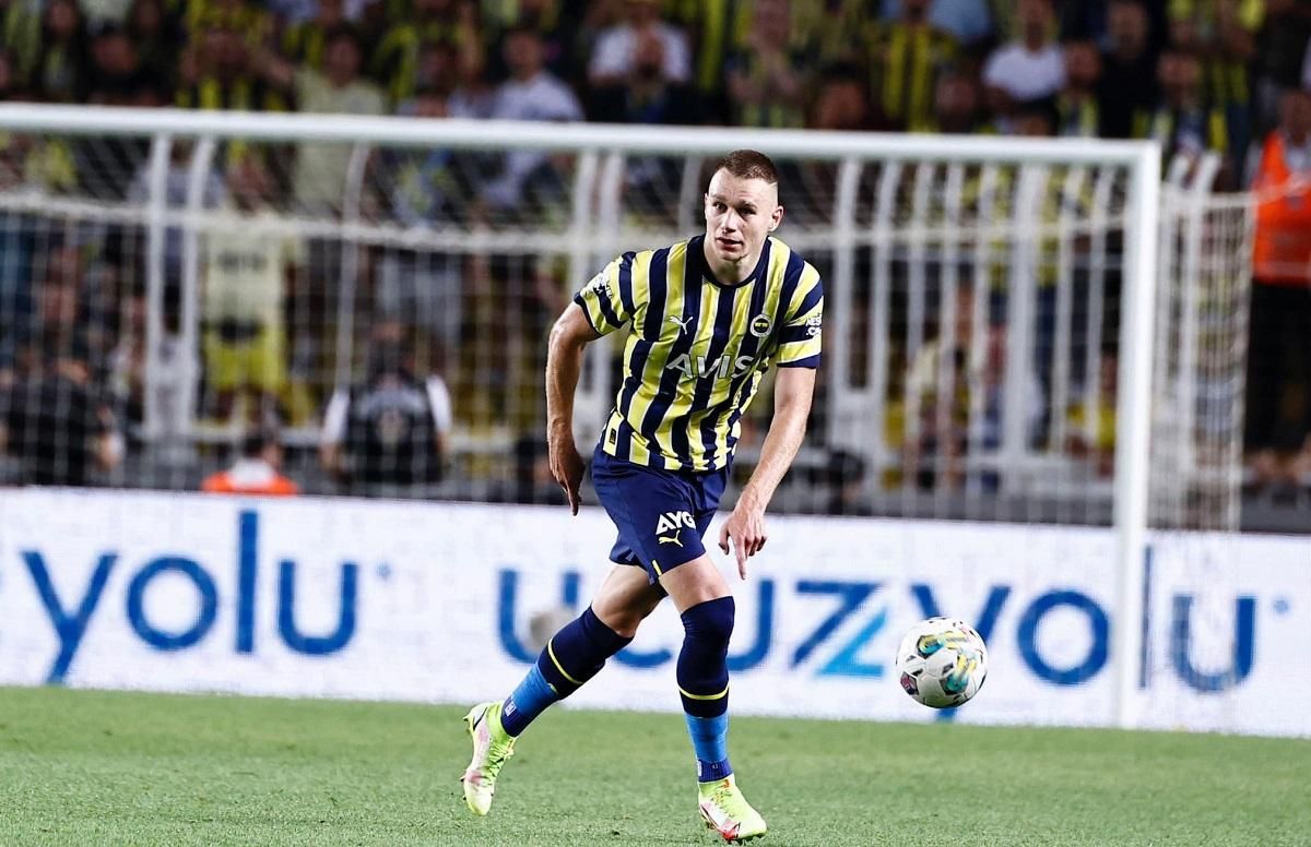 УЄФА розпочала розслідування проти Фенербахче через Путіна УЄФА розпочала розслідування проти Фенербахче через Путіна