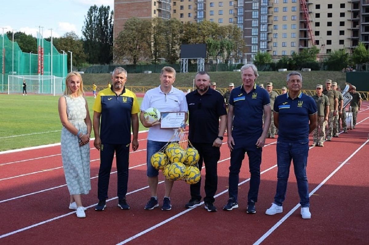 Відкрили реконструйований стадіон у Кам'янці-Подільському Відкрили реконструйований стадіон у Кам'янці-Подільському