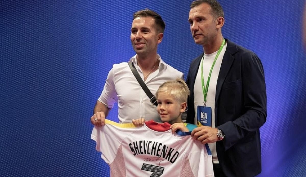 Андрей Шевченко продекламировал поэзию Кобзаря - проект от Vogue UA Андрей Шевченко продекламировал поэзию Кобзаря - проект от Vogue UA