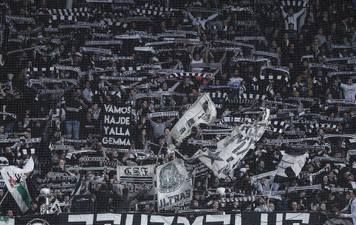 Штурм відреагував на фанатів Фенербахче, які викрикували путін Штурм відреагував на фанатів Фенербахче, які викрикували путін