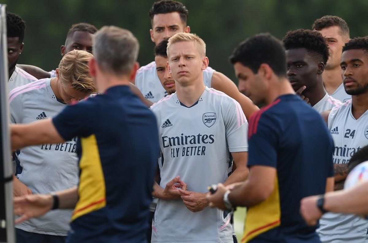 Зинченко во время фотосессии Арсенала – фото Зинченко во время фотосессии Арсенала – фото