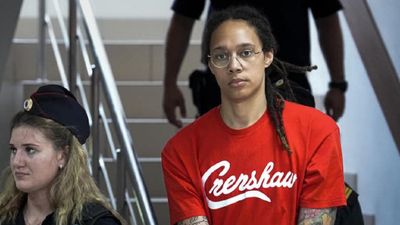 У росії засудили до 9,5 років колонії зірку американського баскетболу Ґрайнер