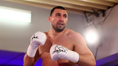 Непереможний український боксер Вихрист дізнався дату бою, суперник - 45-річний боснієць